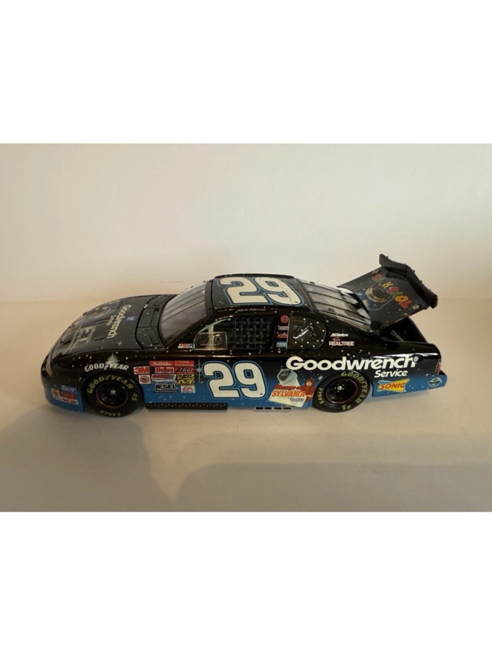 Kevin Harvick 1/24 Diecast #29 GM Goodwrench / E.T. 2002 Monte Carlo